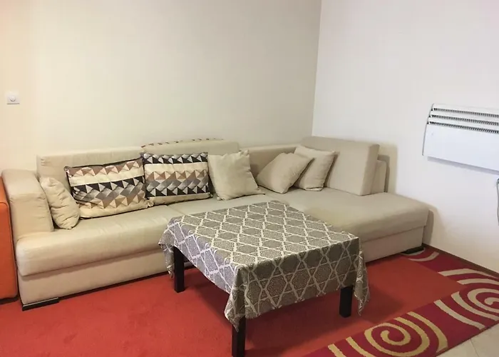 Bojinovi - Forest Nook 2 *